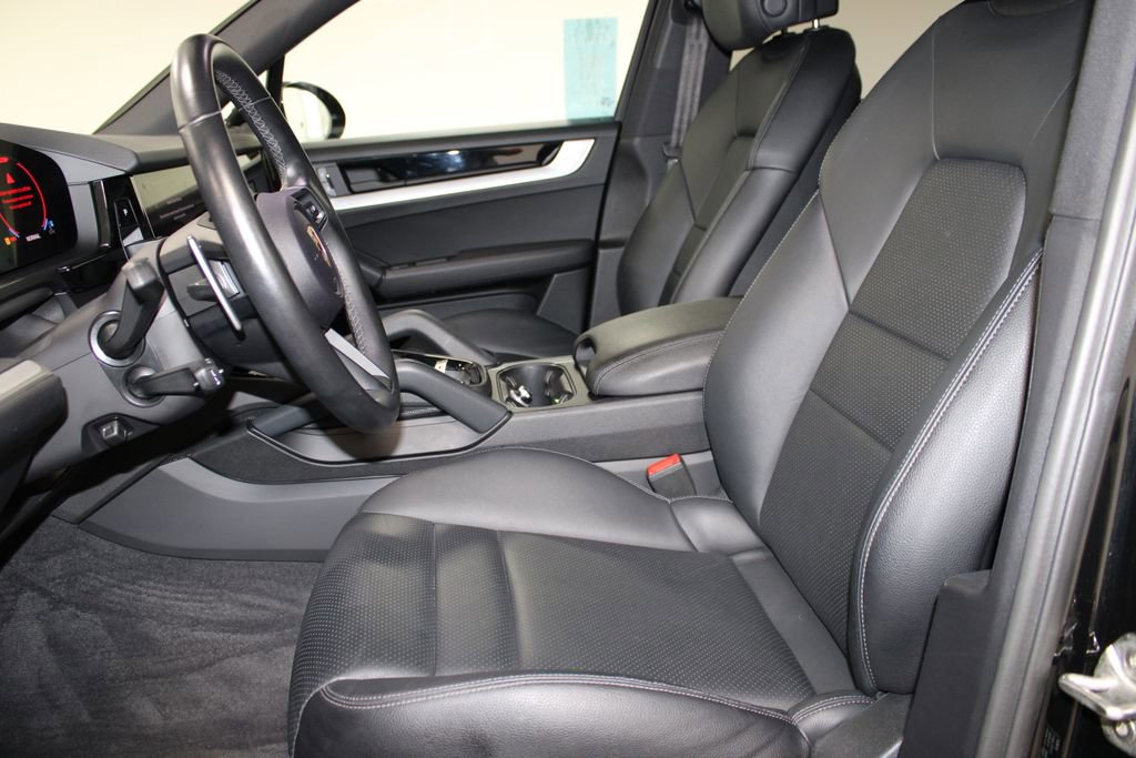 Used 2024 Porsche Cayenne AWD/4WD image 21