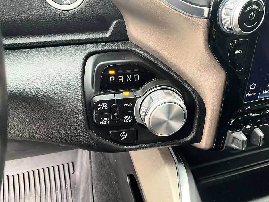 Used 2022 RAM 1500 Laramie AWD/4WD image 19
