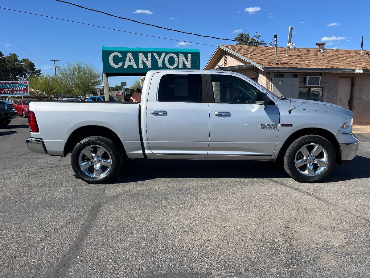 Used 2015 RAM 1500 Big Horn RWD image 3