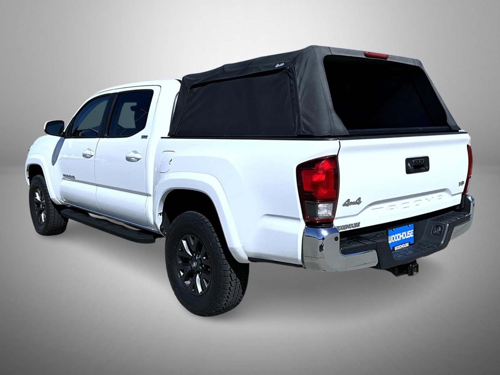 Used 2022 Toyota Tacoma SR5 AWD/4WD image 7