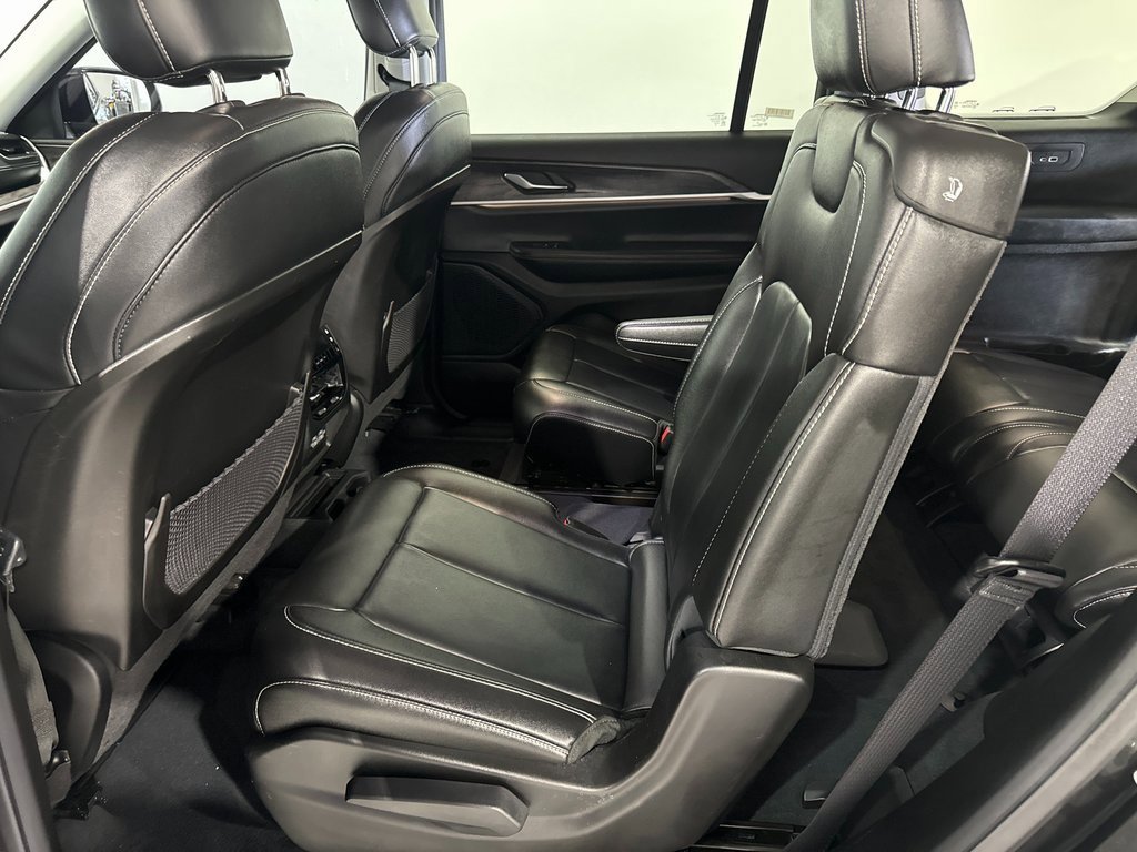 Used 2023 Jeep Grand Cherokee L Limited image 19