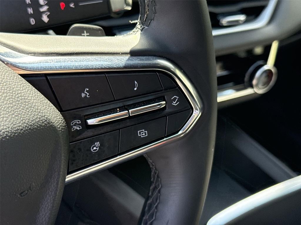 Used 2025 Chevrolet Equinox LT image 33