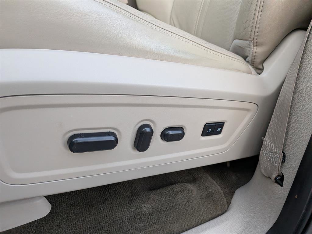 Used 2016 Lincoln Navigator Select image 28