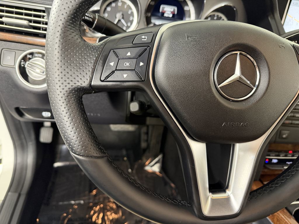 Used 2013 Mercedes-Benz E 350 4MATIC Sedan image 20