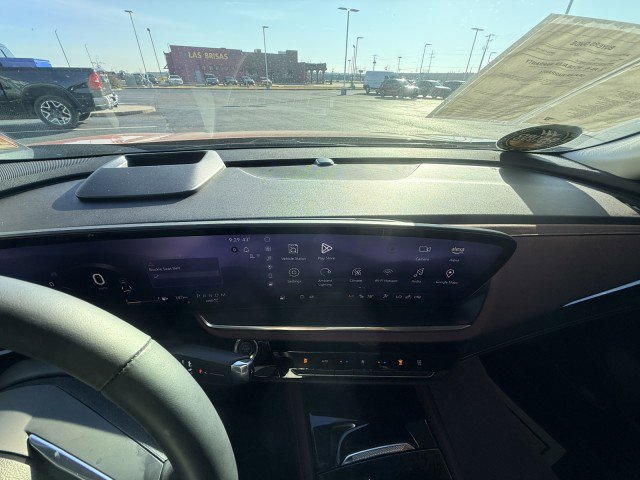 Used 2025 Buick Envision Sport Touring image 18