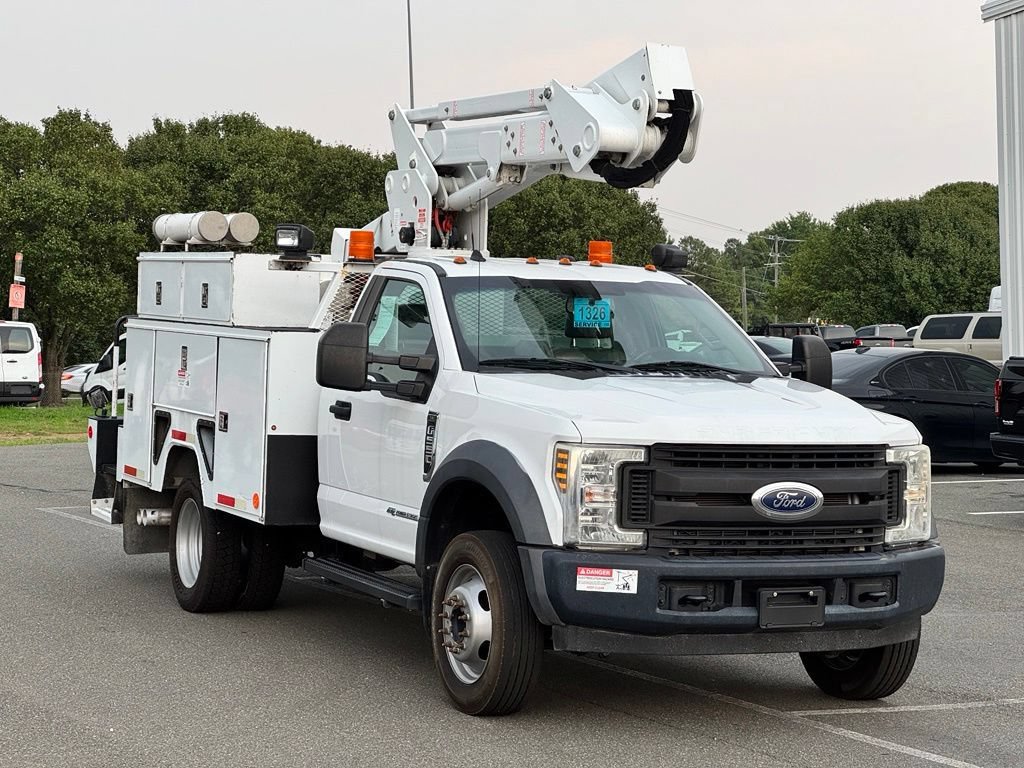 Used 2018 Ford F550 2WD Regular Cab Super Duty image 1