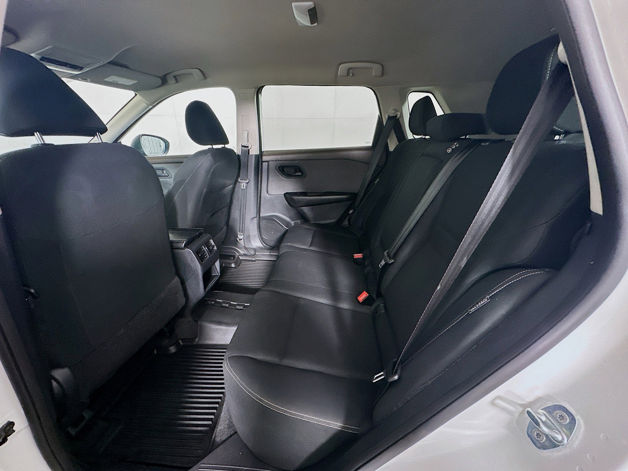 Used 2023 Nissan Rogue S AWD/4WD image 27