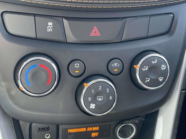 Used 2022 Chevrolet Trax LS AWD/4WD image 19