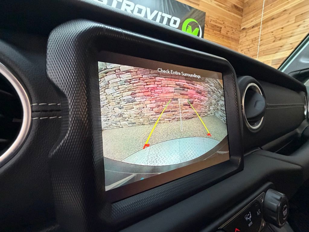 Used 2023 Jeep Wrangler Unlimited Sahara w/ Cold Weather Group AWD/4WD image 22