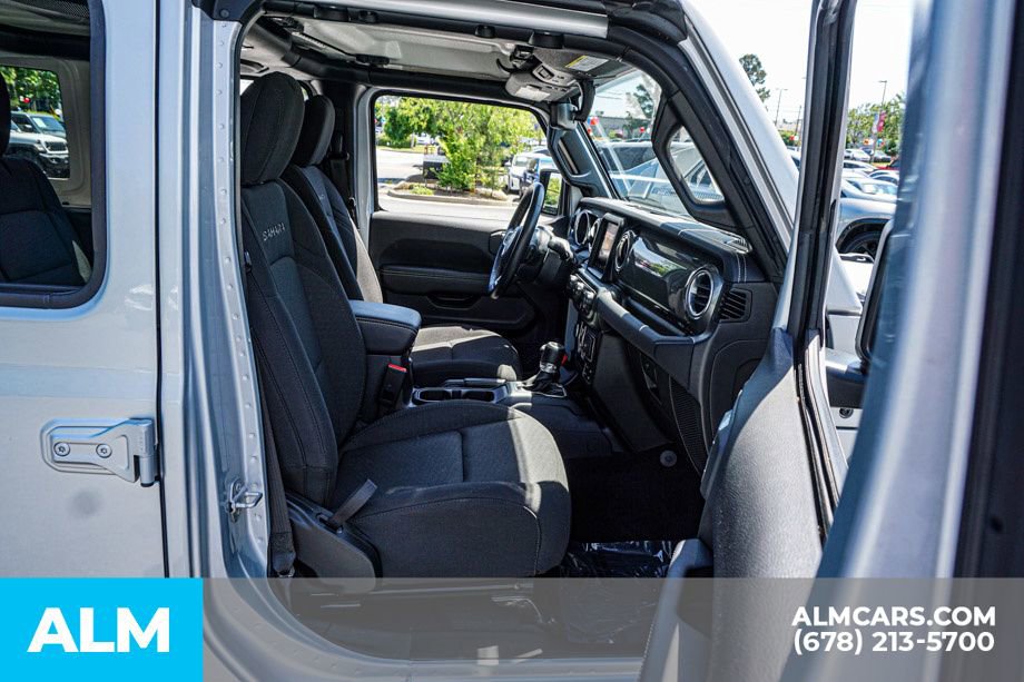 Used 2023 Jeep Wrangler Unlimited Sahara w/ Cold Weather Group AWD/4WD image 23