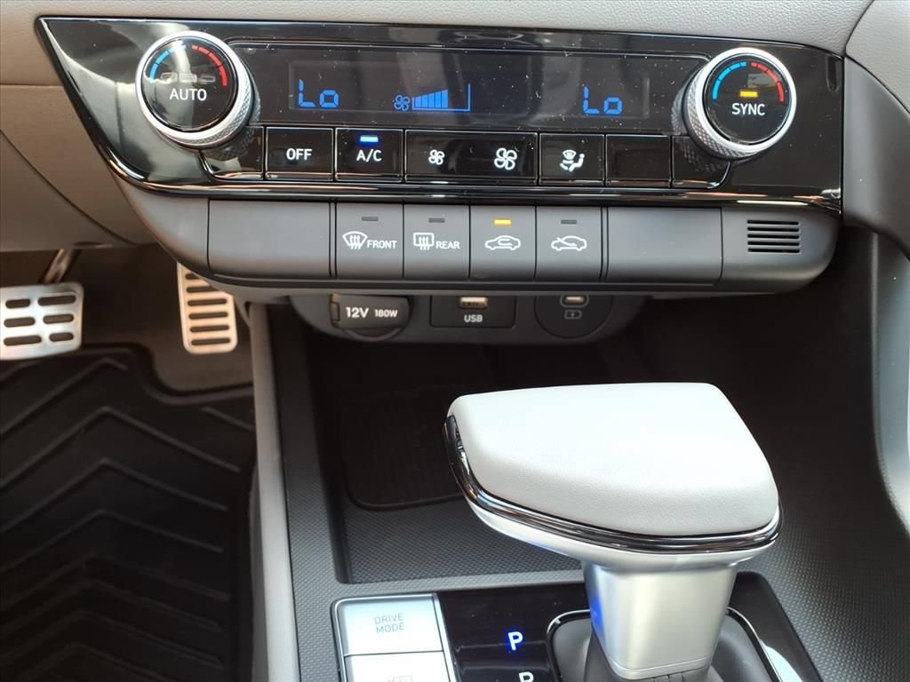 New 2026 Hyundai Elantra Sport FWD image 34