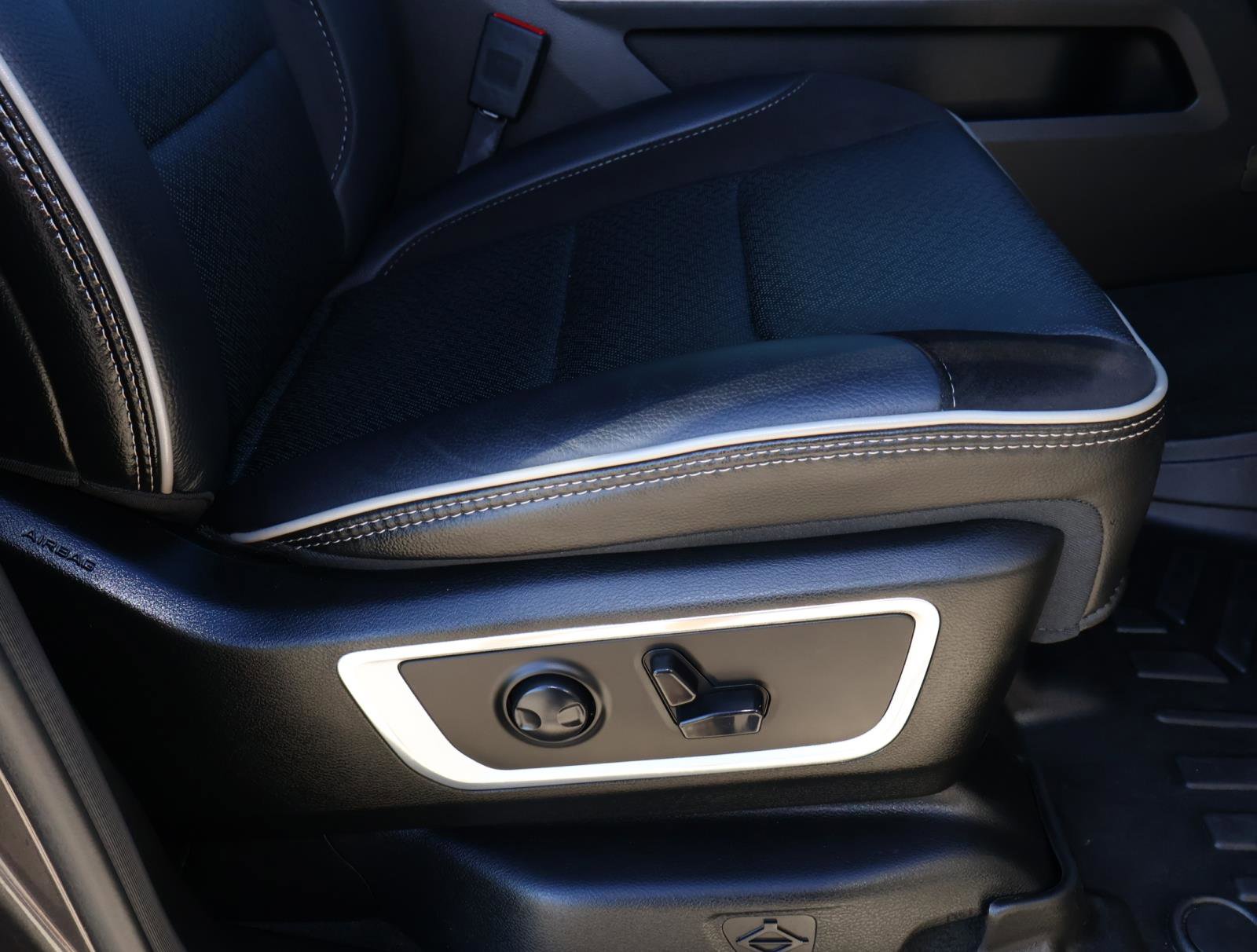 Used 2023 RAM 1500 Laramie image 19