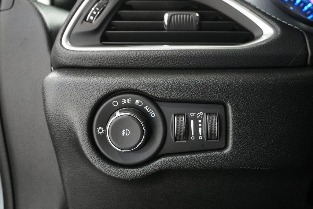 New 2026 Chrysler Pacifica Limited image 22