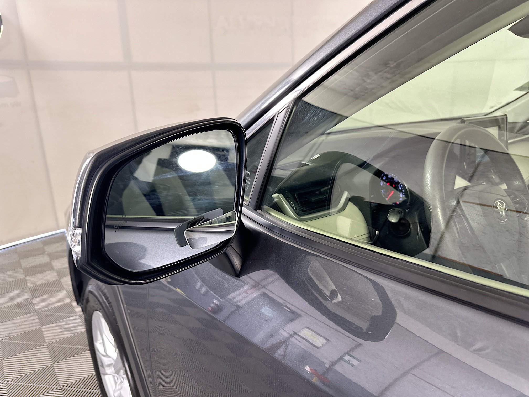 Used 2019 Toyota RAV4 XLE w/ Convenience Package FWD image 10