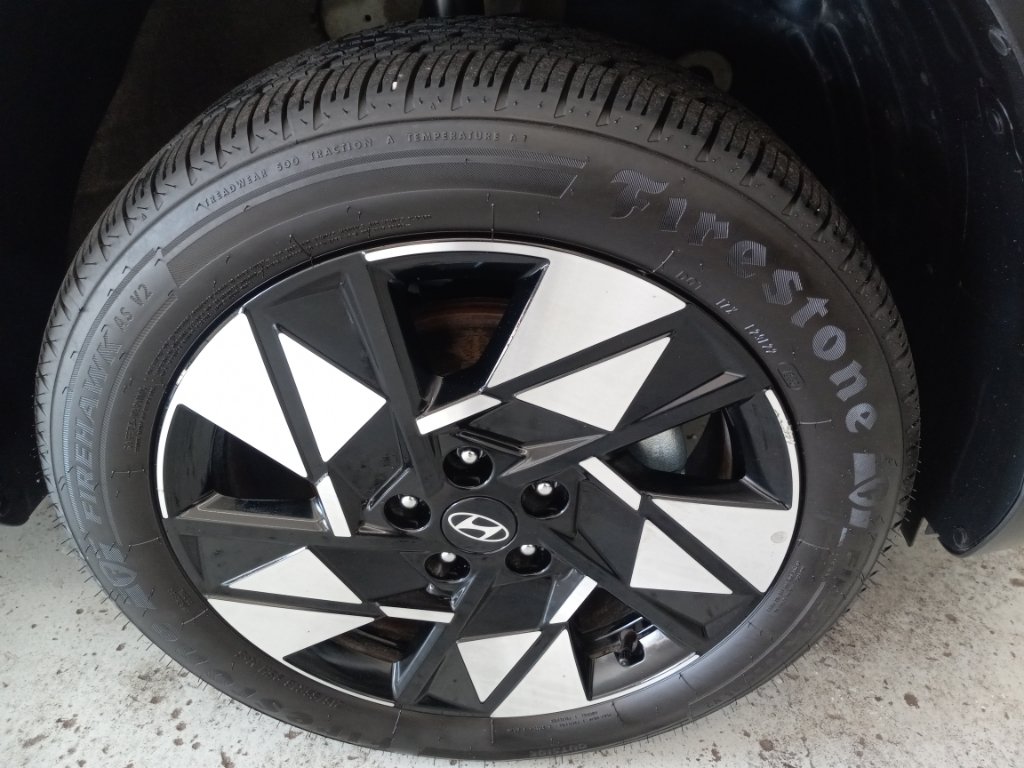 Used 2025 Hyundai Kona SEL AWD/4WD image 4