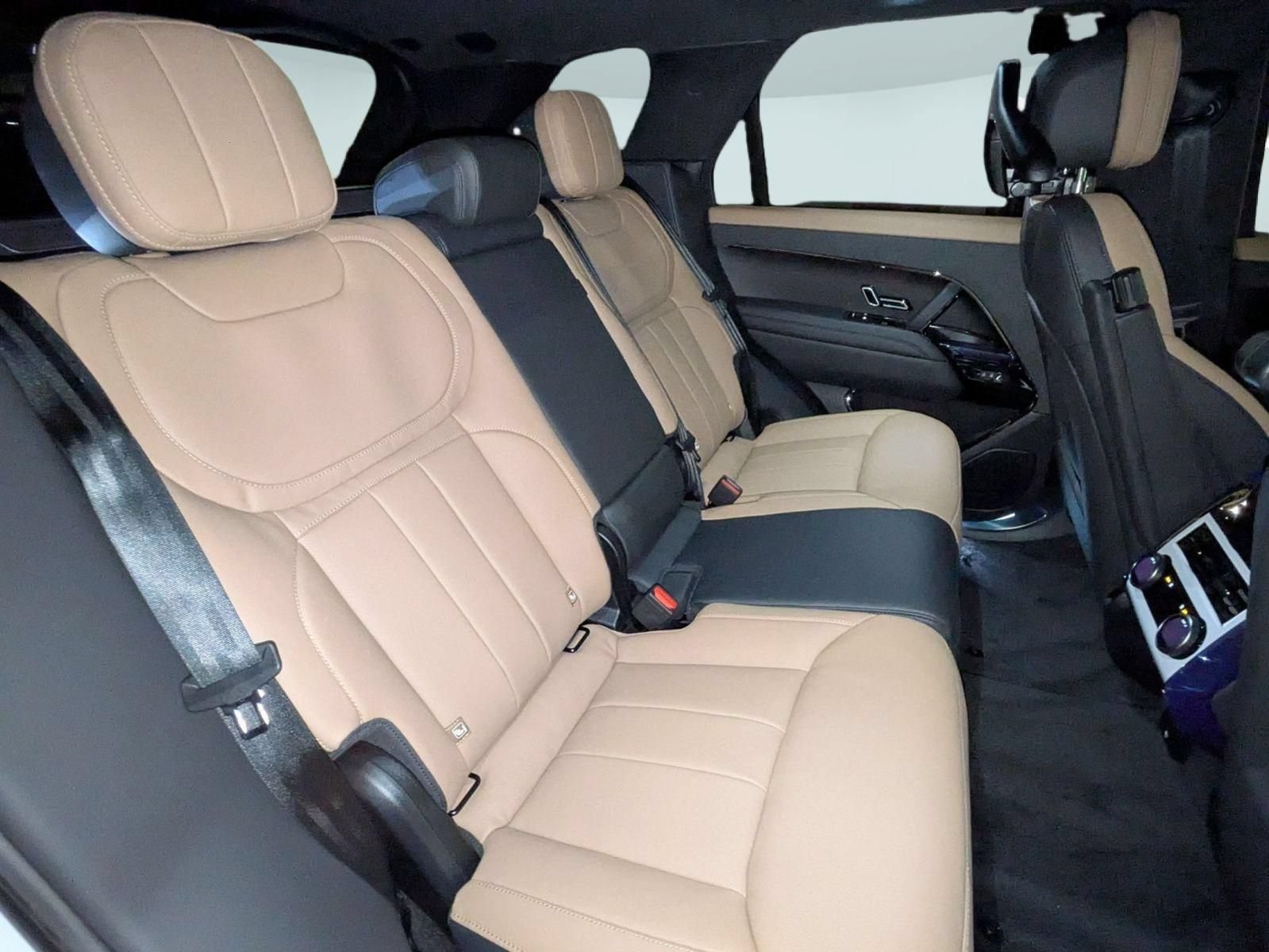 New 2026 Land Rover Range Rover Sport Dynamic SE AWD/4WD image 29