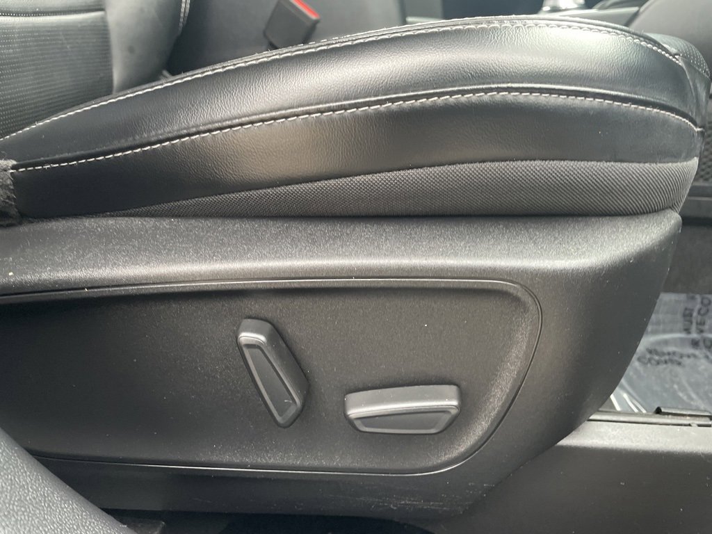 Used 2023 Ford Escape Platinum image 11