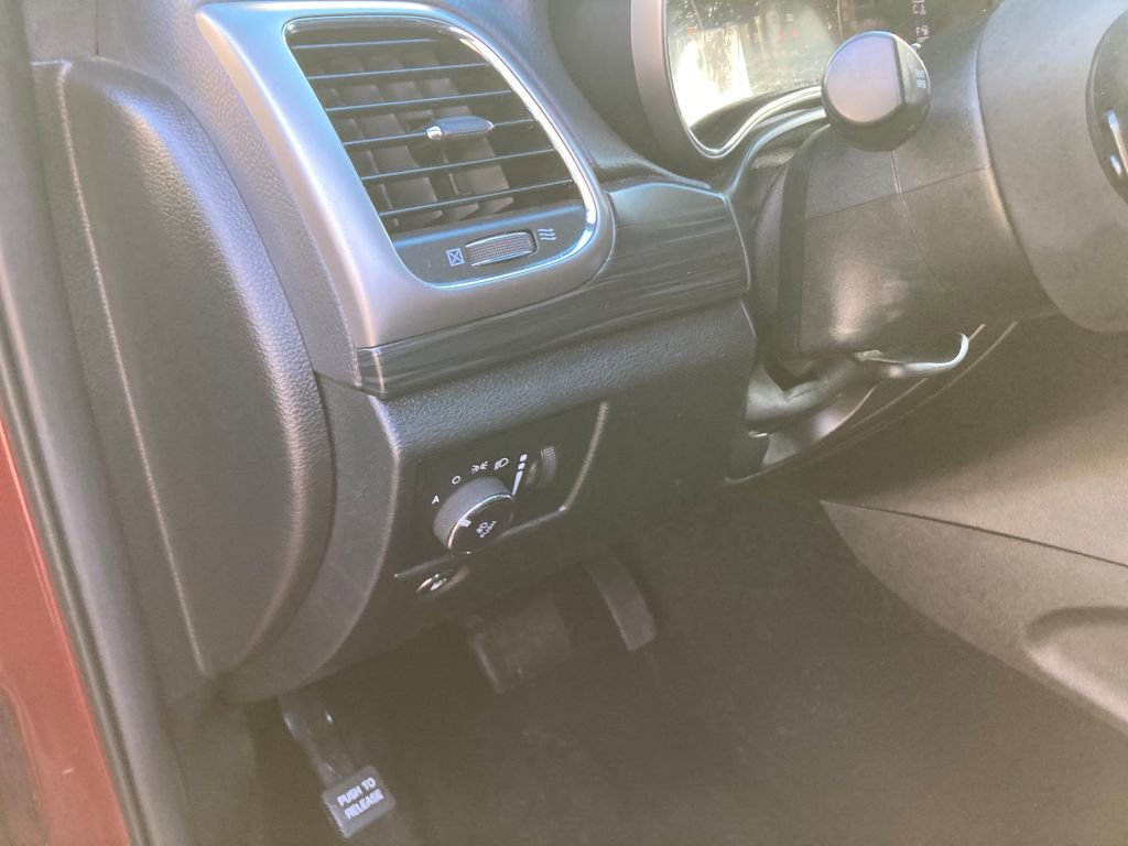 Used 2020 Jeep Grand Cherokee Laredo image 17