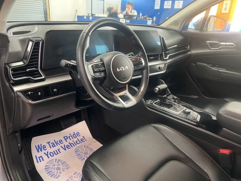 Used 2025 Kia Sportage EX FWD image 18