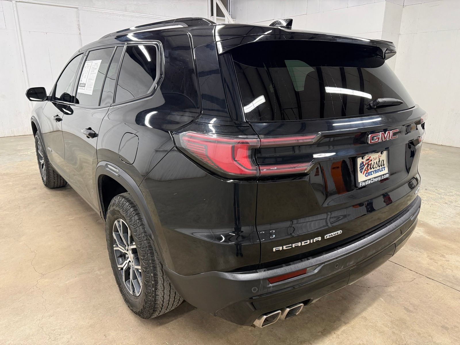 Used 2024 GMC Acadia AT4 w/ Luxury Package AWD/4WD image 8
