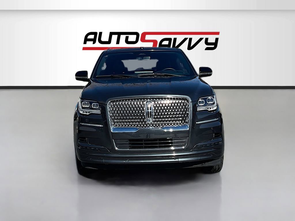 Used 2024 Lincoln Navigator Reserve image 2