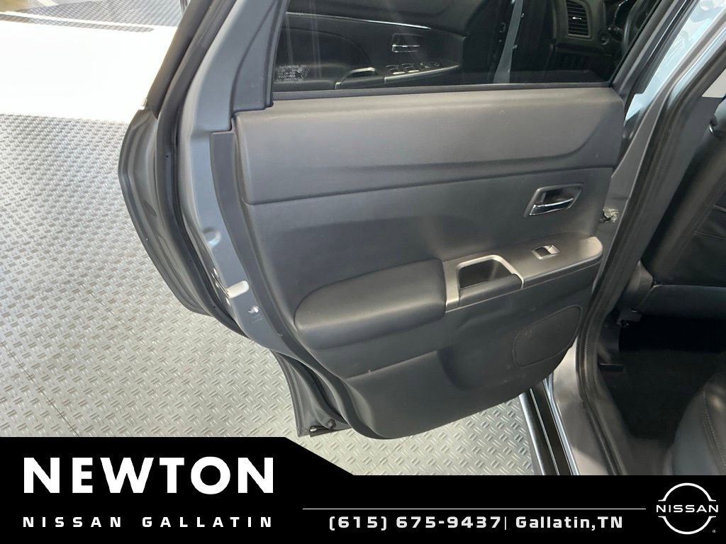 Used 2018 Mitsubishi Outlander Sport SE AWD/4WD image 29