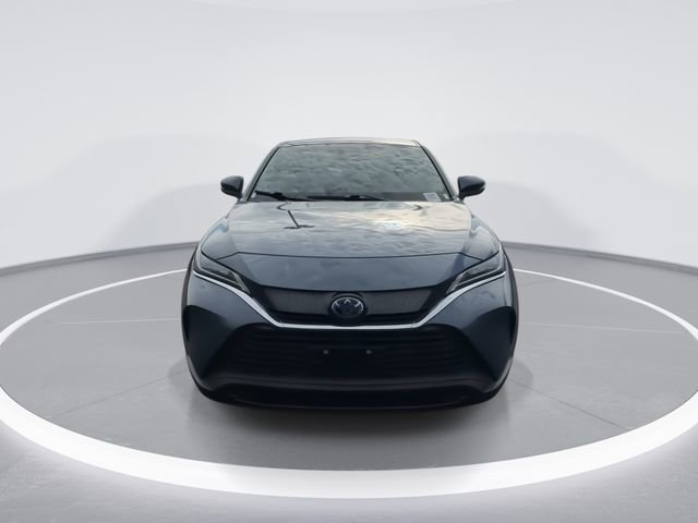 Used 2022 Toyota Venza LE image 3