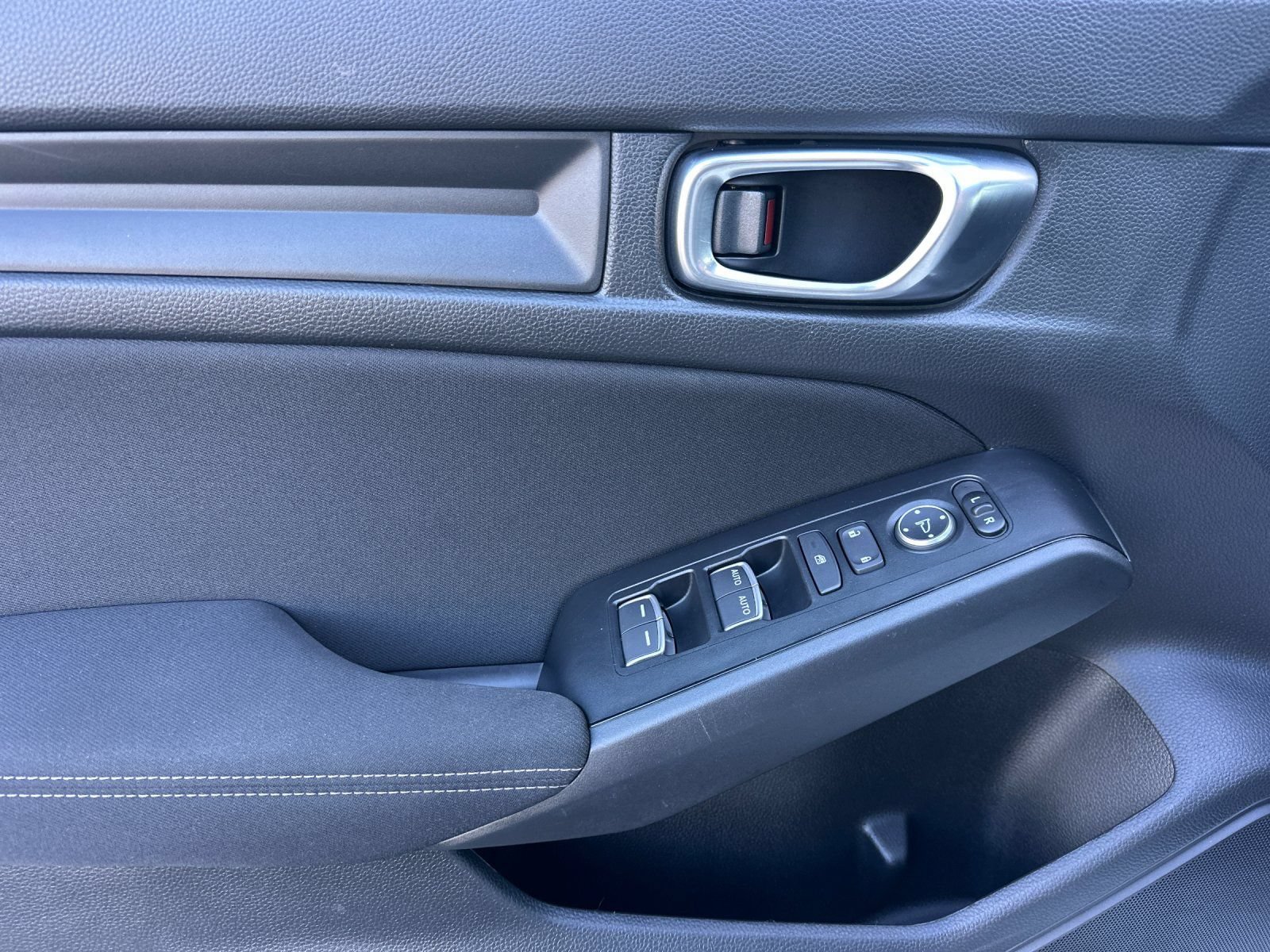 Used 2025 Honda Civic Sport image 10