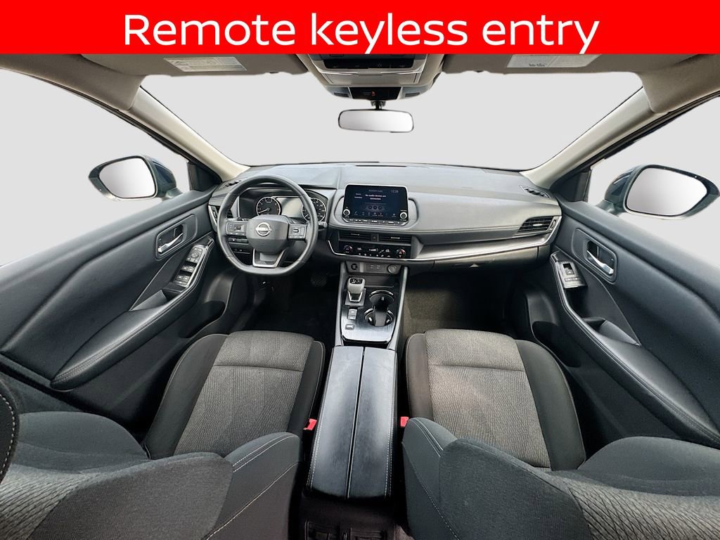 Used 2025 Nissan Rogue SV image 13