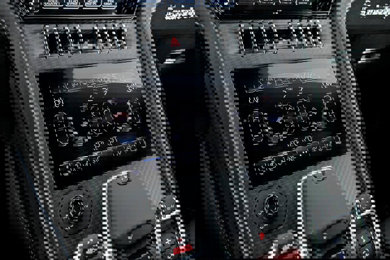 Used 2024 Lamborghini Urus Performante image 39