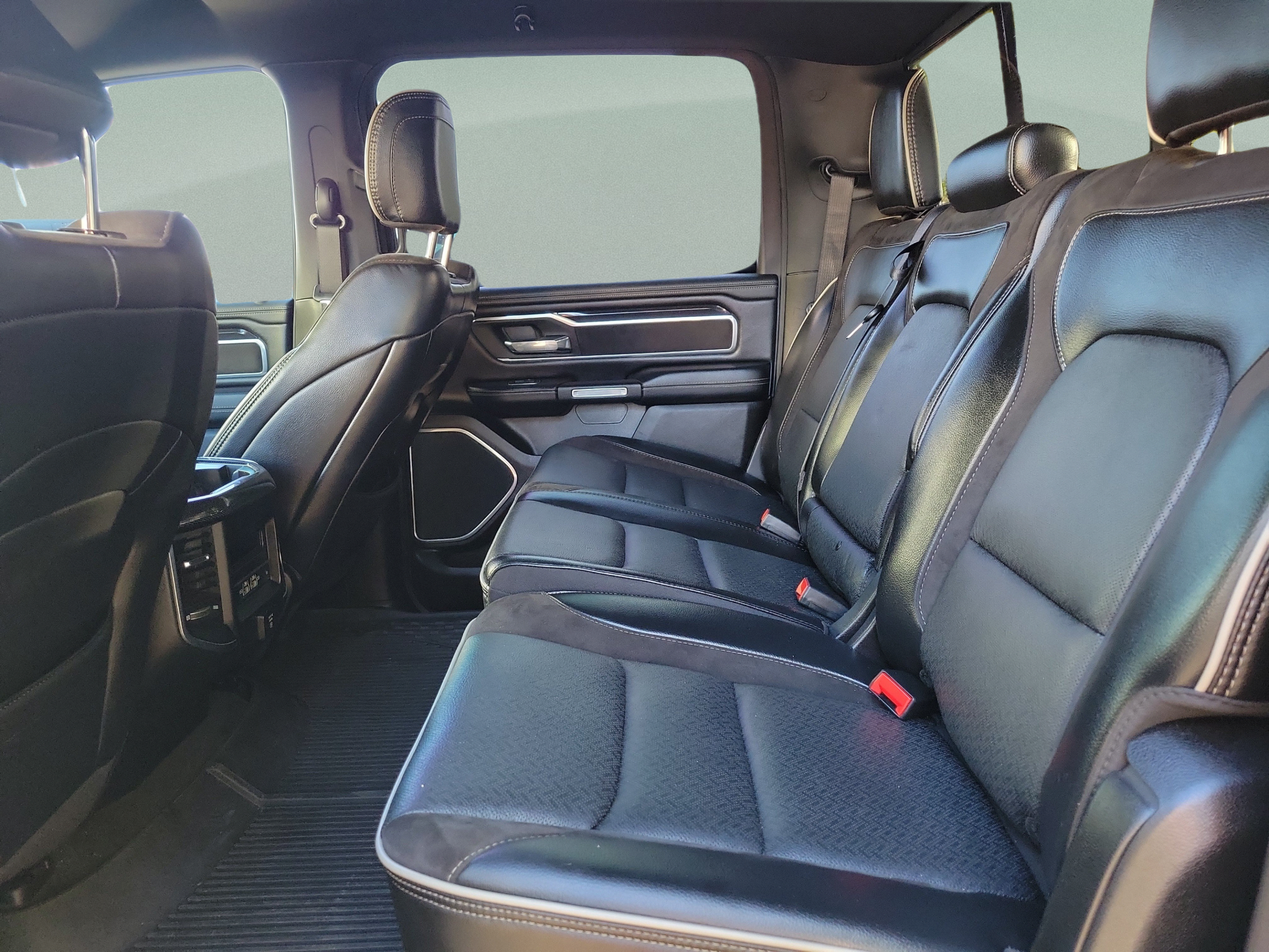 Certified 2022 RAM 1500 Laramie AWD/4WD image 6