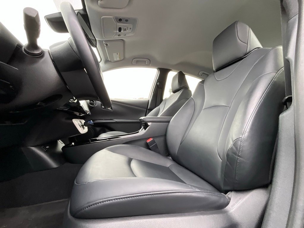 Used 2017 Toyota Prius Prime Advanced image 11