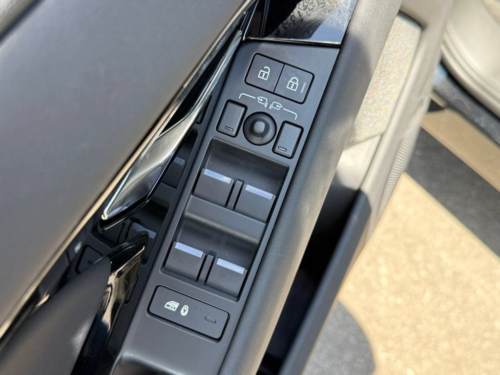 Certified 2026 Land Rover Range Rover Evoque Dynamic SE AWD/4WD image 14