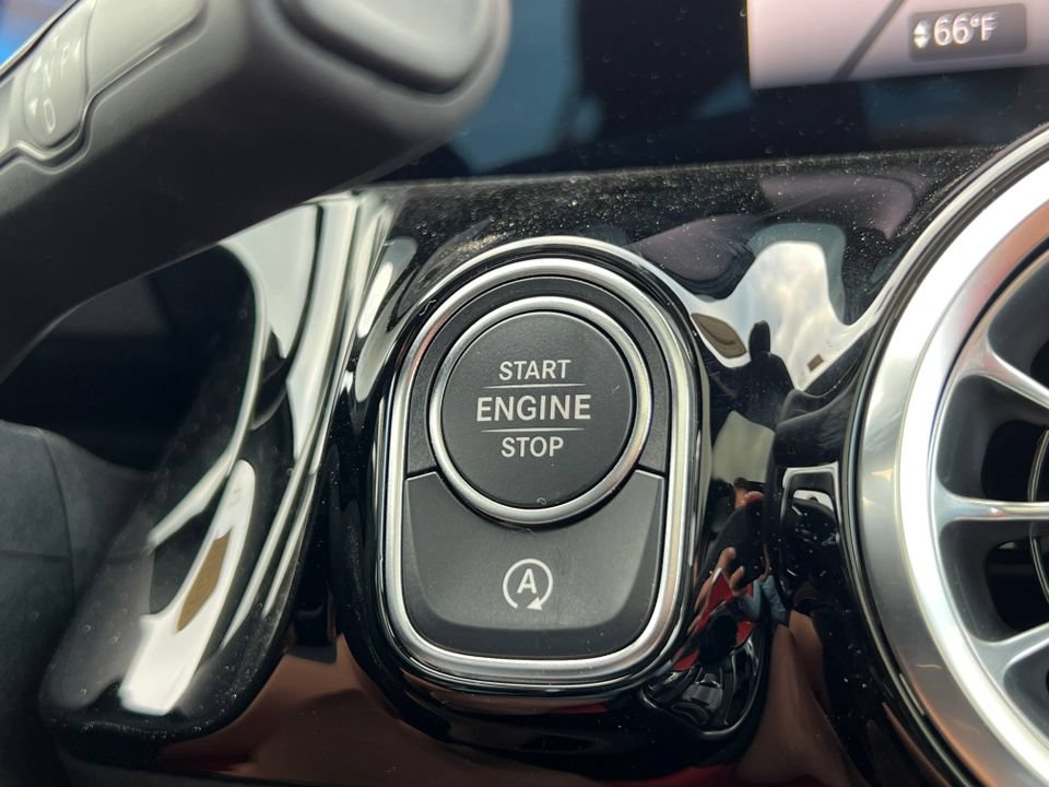 New 2025 Mercedes-Benz GLA 35 AMG 4MATIC image 33