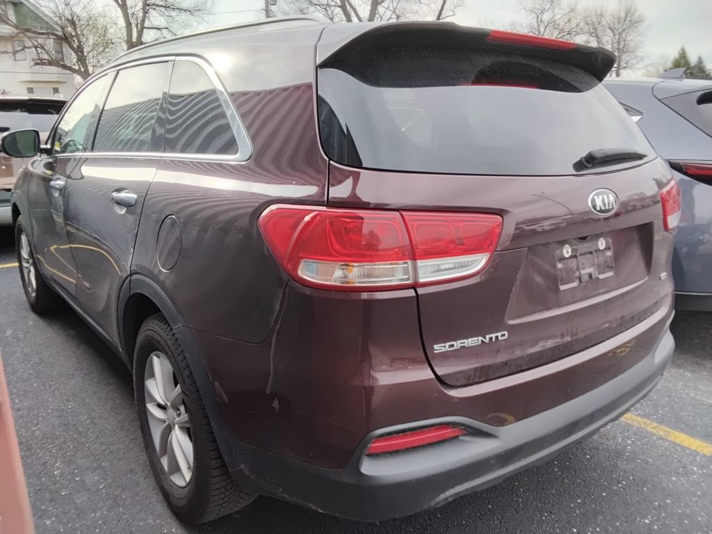 Used 2017 Kia Sorento LX image 6