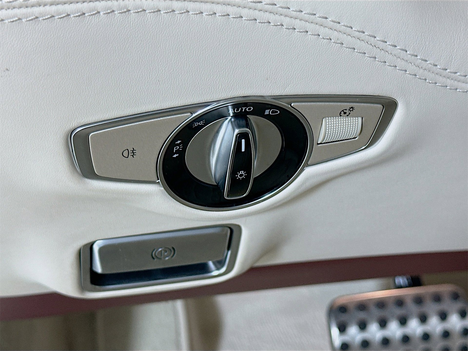 Used 2019 Mercedes-Benz S 560 4MATIC Coupe image 11