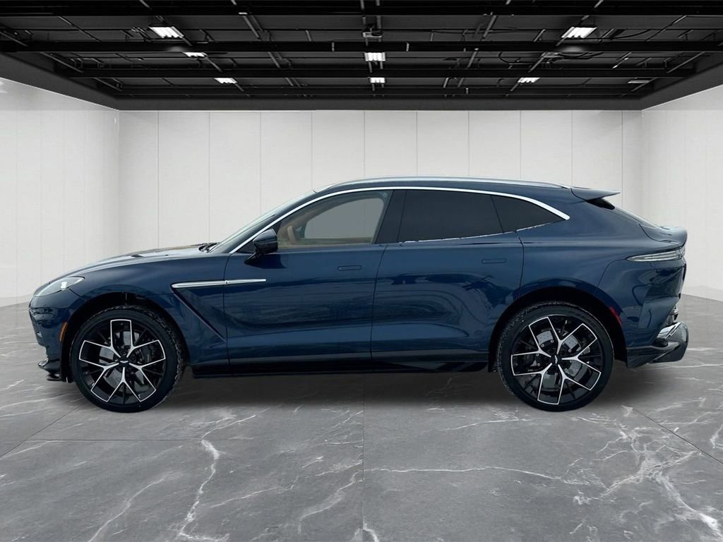 New 2026 Aston Martin DBX 707 image 2