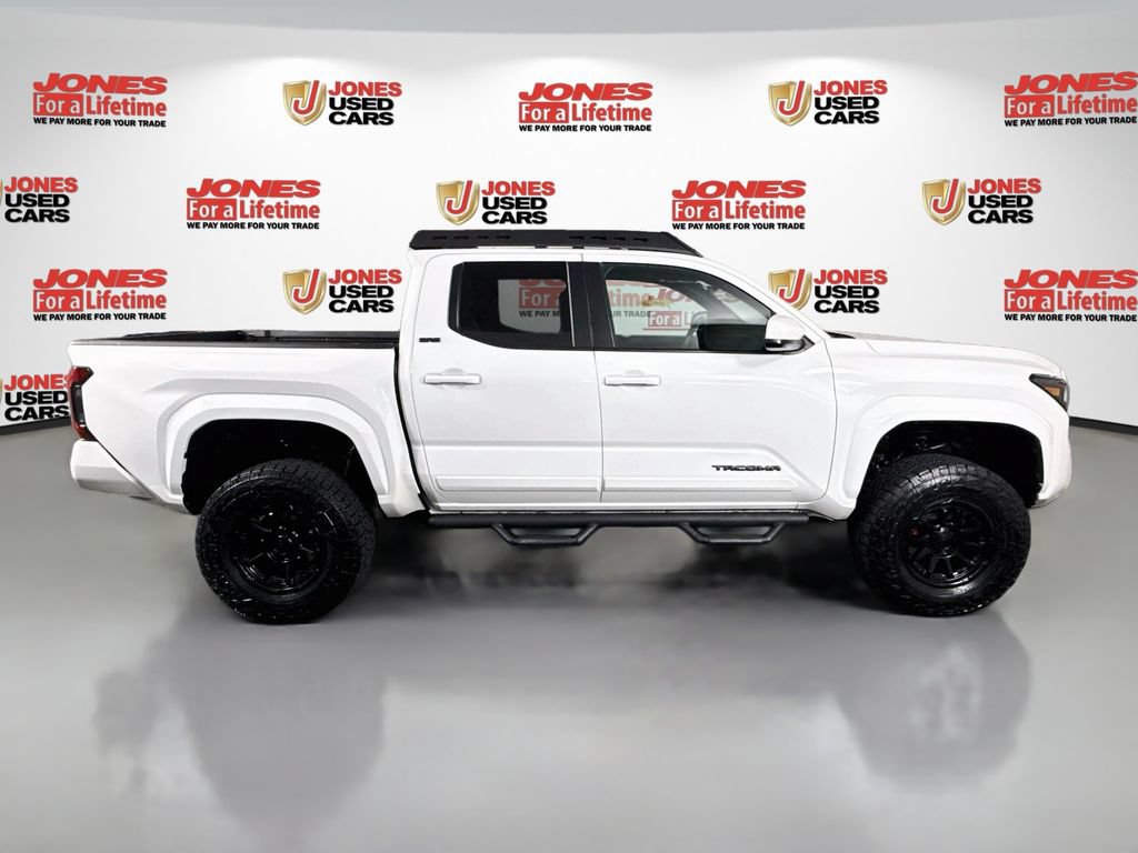 Used 2024 Toyota Tacoma SR5 AWD/4WD image 16