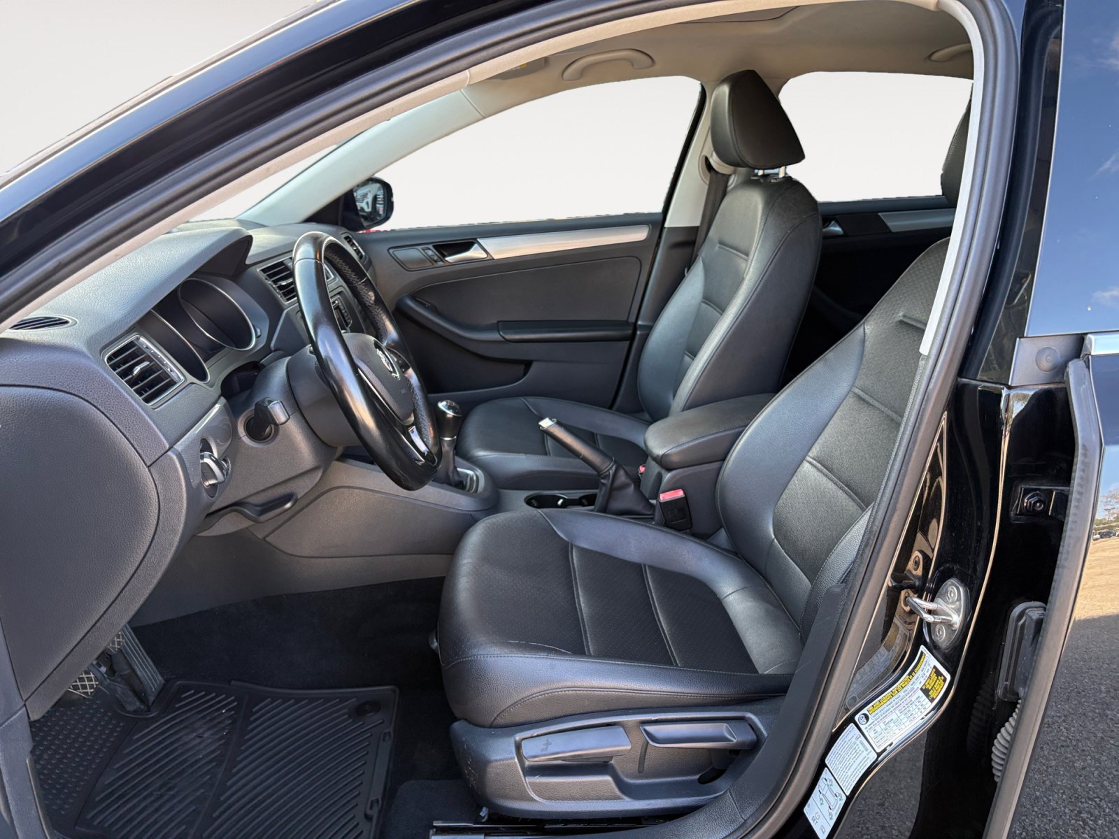Used 2017 Volkswagen Jetta SE FWD image 21