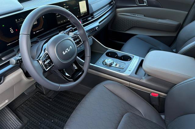 New 2026 Kia Carnival LXS FWD image 10