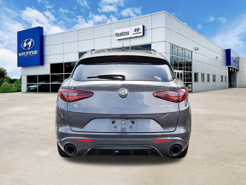 Used 2023 Alfa Romeo Stelvio Veloce AWD/4WD image 6