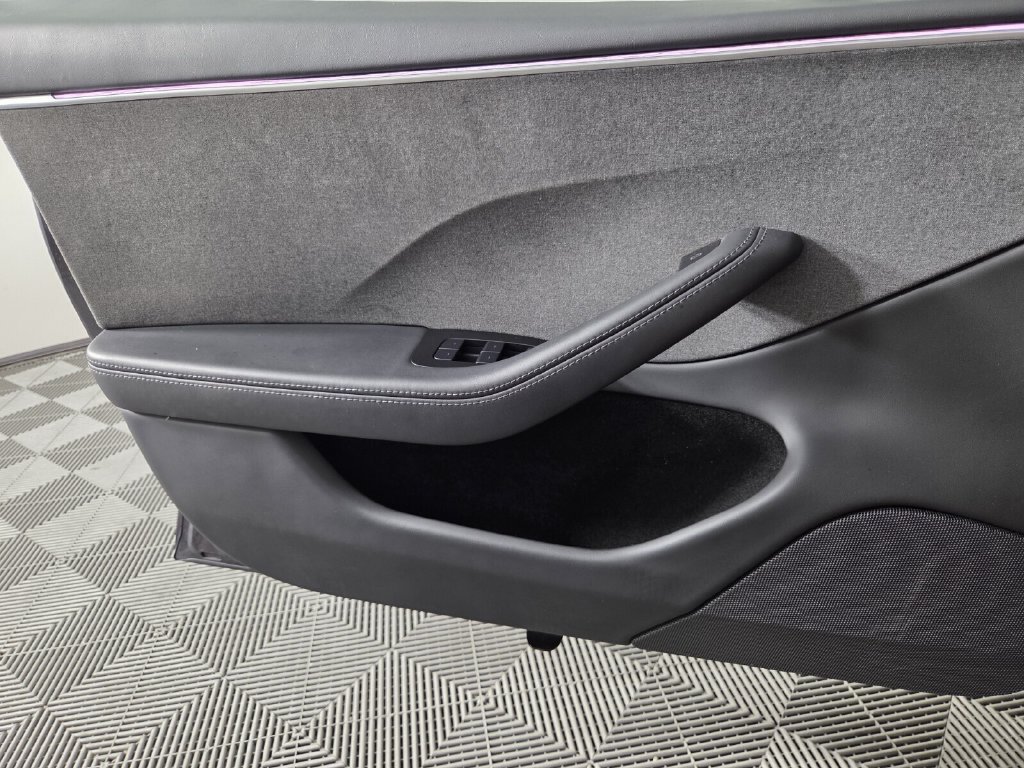 Used 2024 Tesla Model 3 Long Range RWD image 19