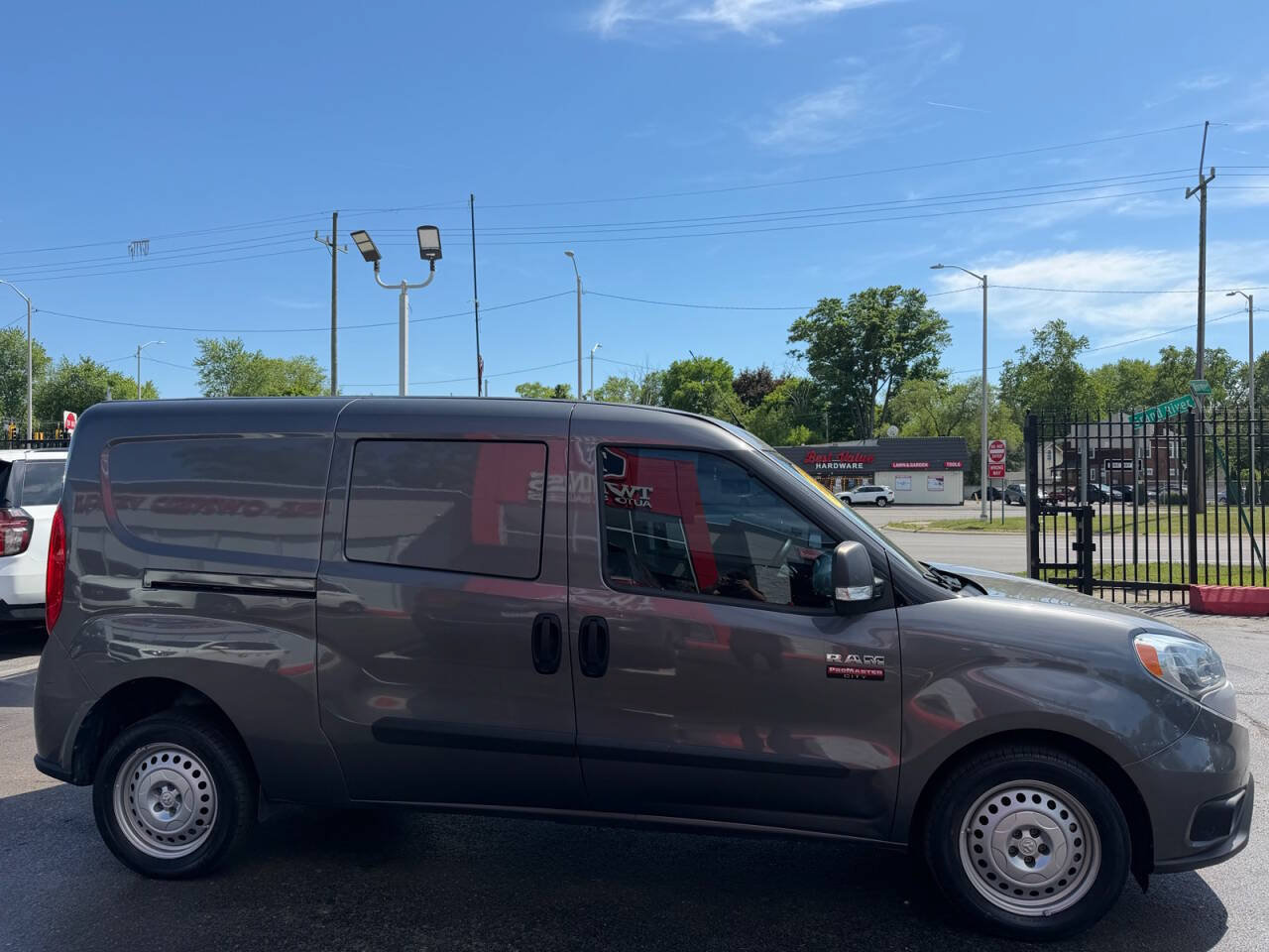 Used 2022 RAM ProMaster City Tradesman FWD image 4