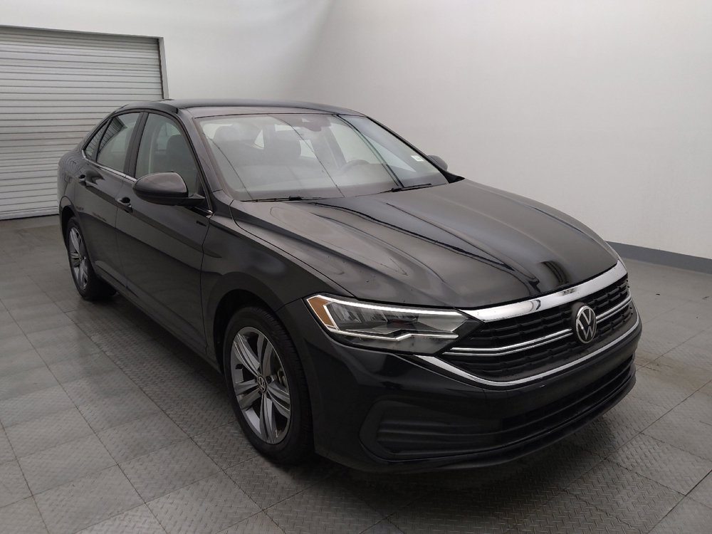 Used 2024 Volkswagen Jetta SE image 13