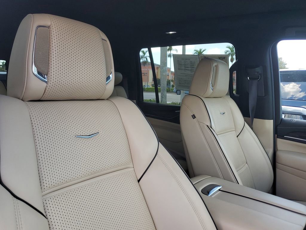 Used 2021 Cadillac Escalade ESV Premium Luxury image 23