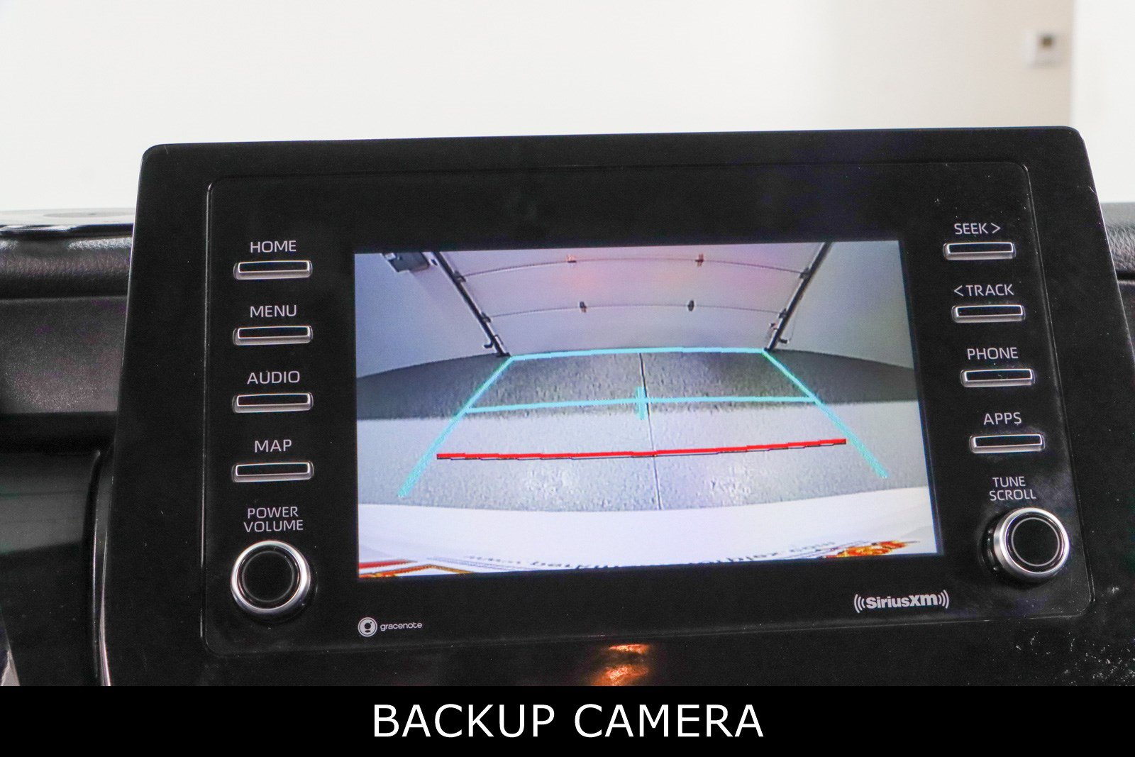 Used 2022 Toyota Camry SE FWD image 18