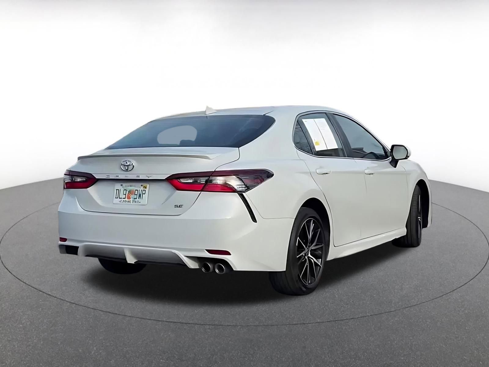 Used 2024 Toyota Camry SE image 15