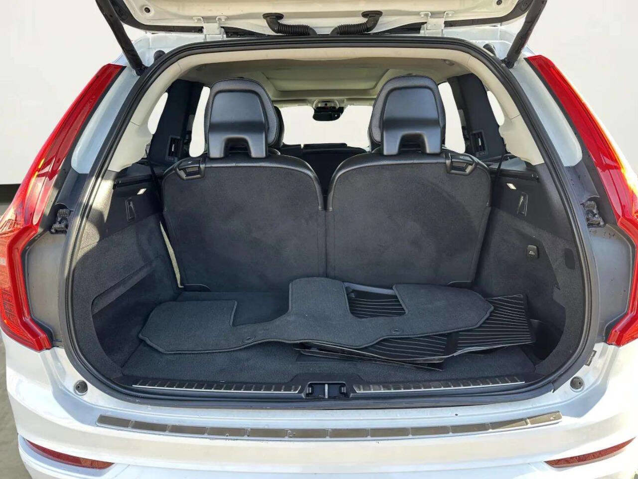 Used 2019 Volvo XC90 T6 Momentum w/ Advanced Package image 11