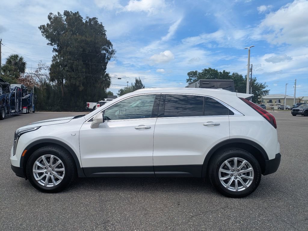 Used 2022 Cadillac XT4 Luxury w/ Cold Weather Package AWD/4WD image 9