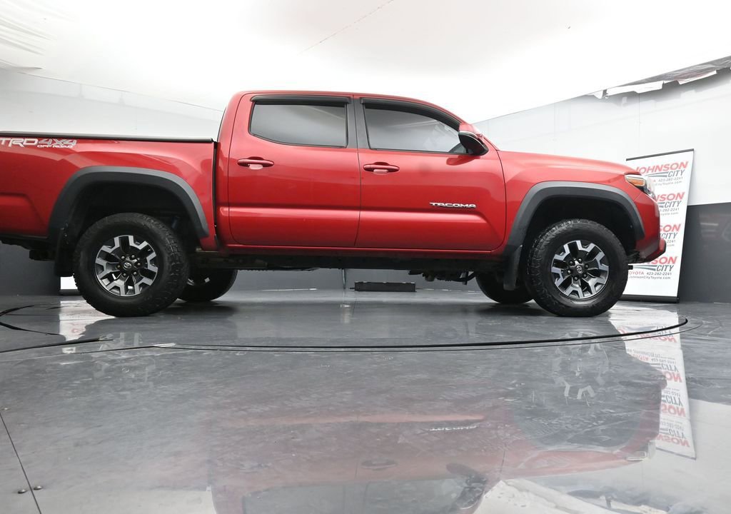 Used 2016 Toyota Tacoma TRD Off-Road w/ Premium & Technology Package image 41